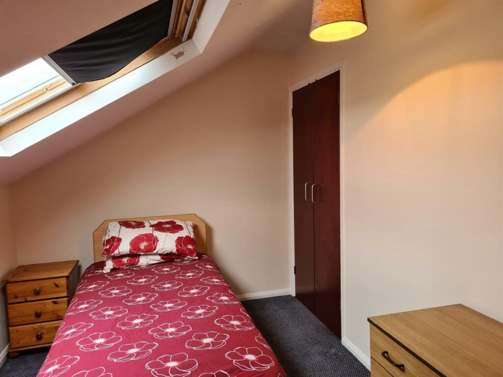 Additional property image - 58b Mill Road, Cambridge, CB1 2AS