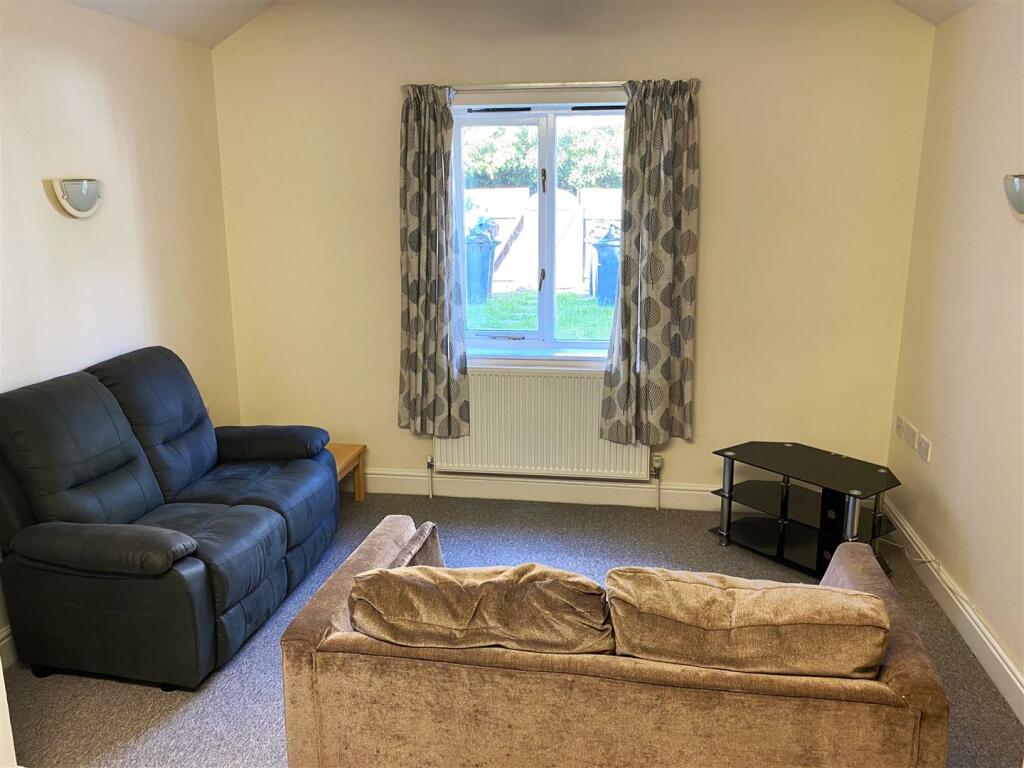 Additional property image - Flat 1, 23 Mill Road, Cambridge, CB1 2AB