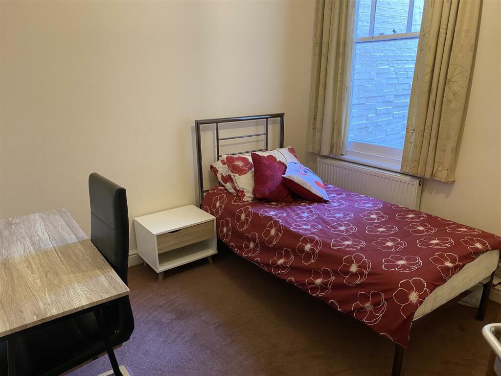 Additional property image - Flat 1, 23 Mill Road, Cambridge, CB1 2AB