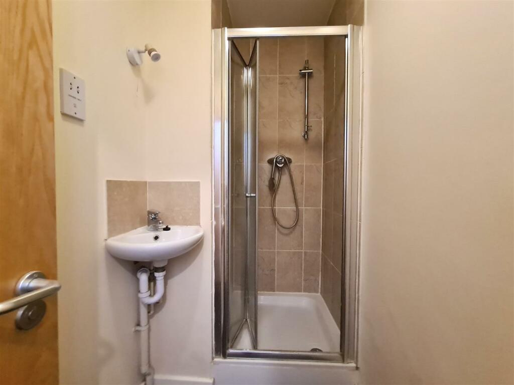 Additional property image - 48 Elizabeth Way, Cambridge, CB4 1EE
