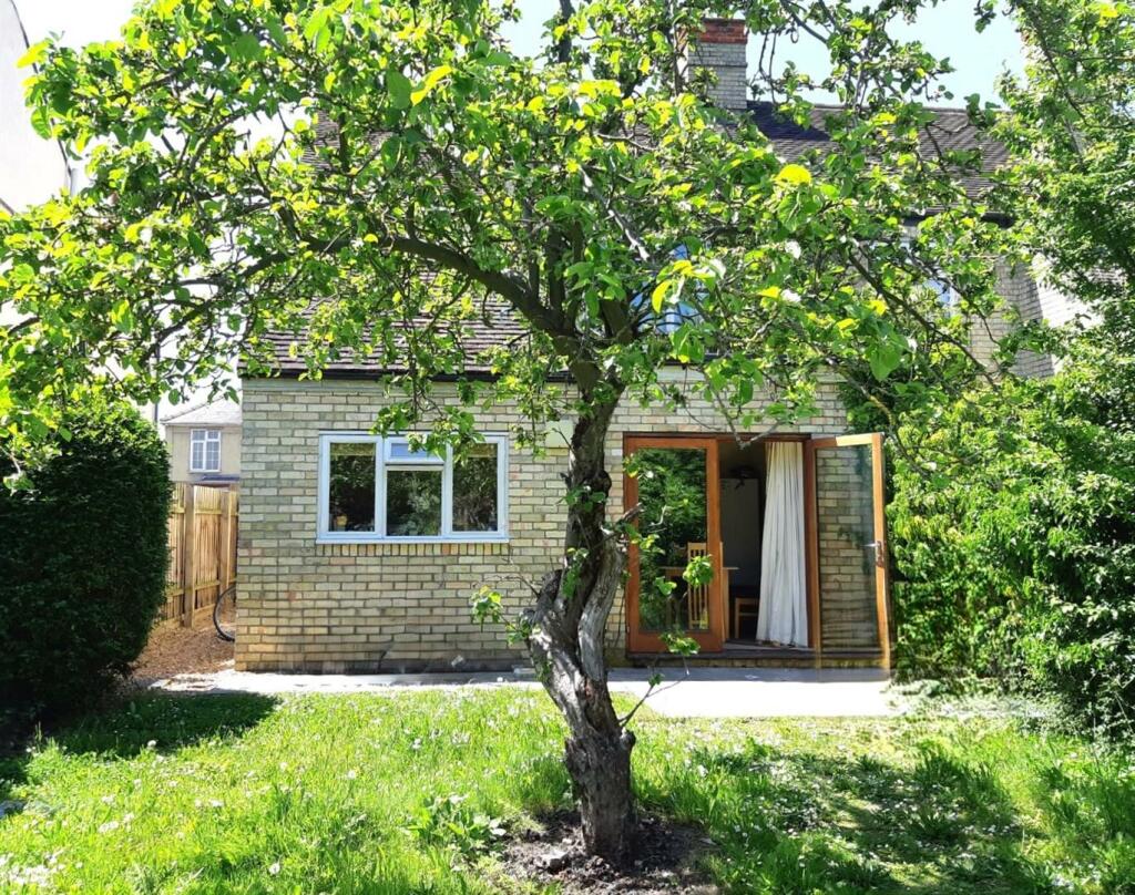 Additional property image - 48 Elizabeth Way, Cambridge, CB4 1EE