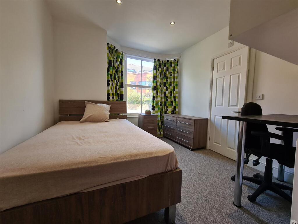 Additional property image - 113 Victoria Road, Cambridge, CB4 3BS