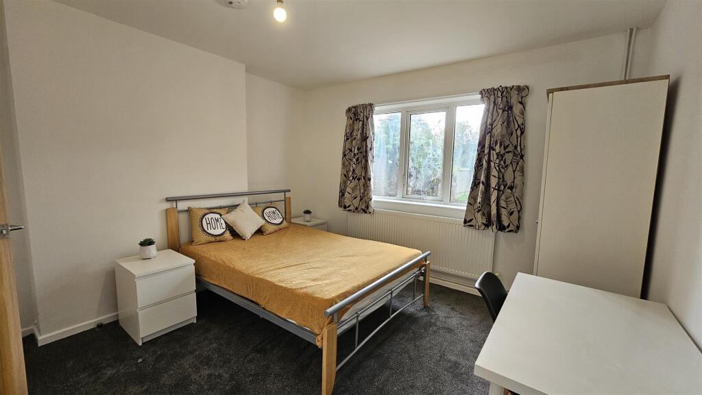 Main image of property: Room 2, 217 Arbury Road, Cambridge