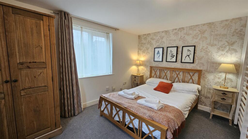 Main image of property: 1 Bed Flats, River Court, Ferry Lane, Cambridge