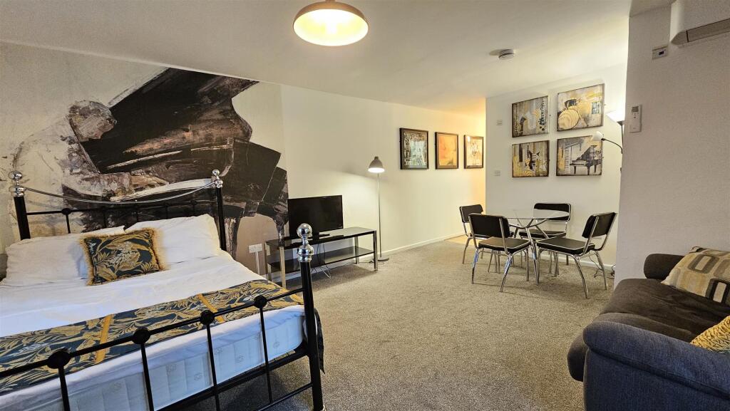 Main image of property: Flat 7 River Court, Ferry Lane, Cambridge