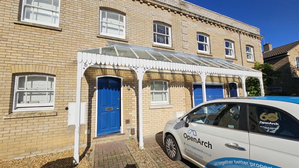 Main image of property: Room 7 at 38 Pakenham Close, Cambridge