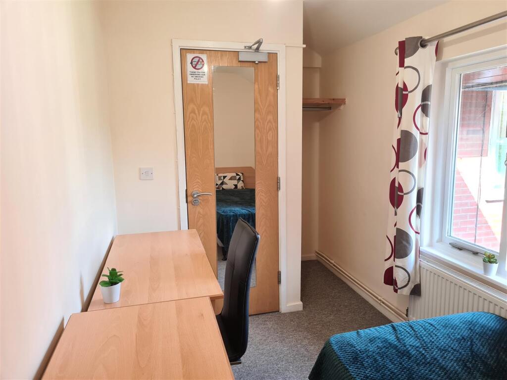 Main image of property: Room 1, Flat 17 The Forum CB1