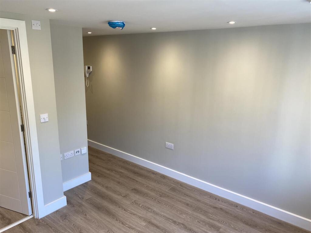 Main image of property: Flat 5, Essex House, Regent Street, Cambridge