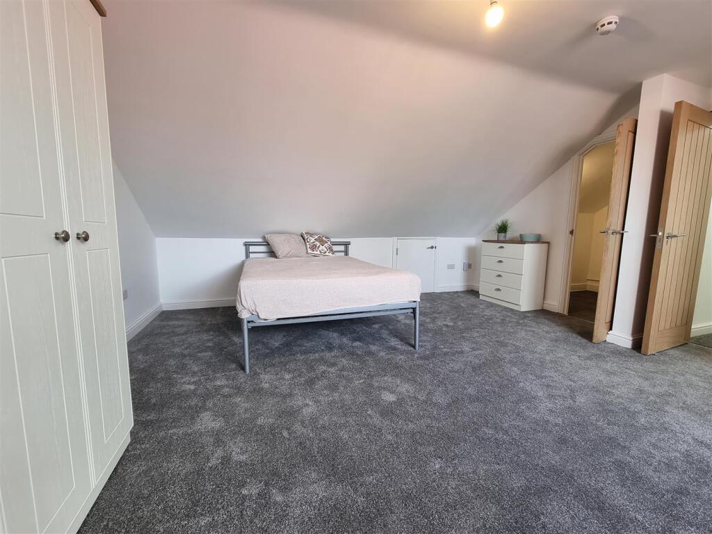 Main image of property: Room 6, 223 Chesterton Road, Cambridge