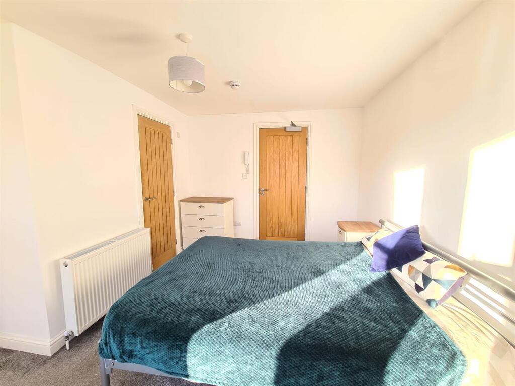 Main image of property: Room 2, 223 Chesterton Road, Cambridge