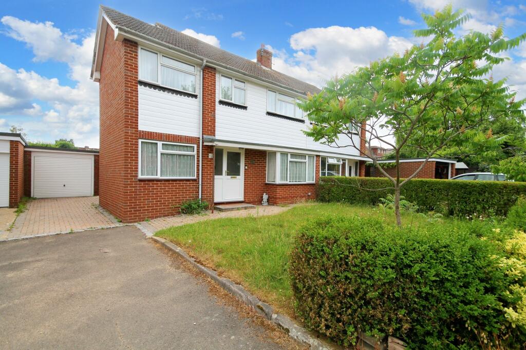 3 bedroom semidetached house for sale in Hurst Gardens, Hurstpierpoint