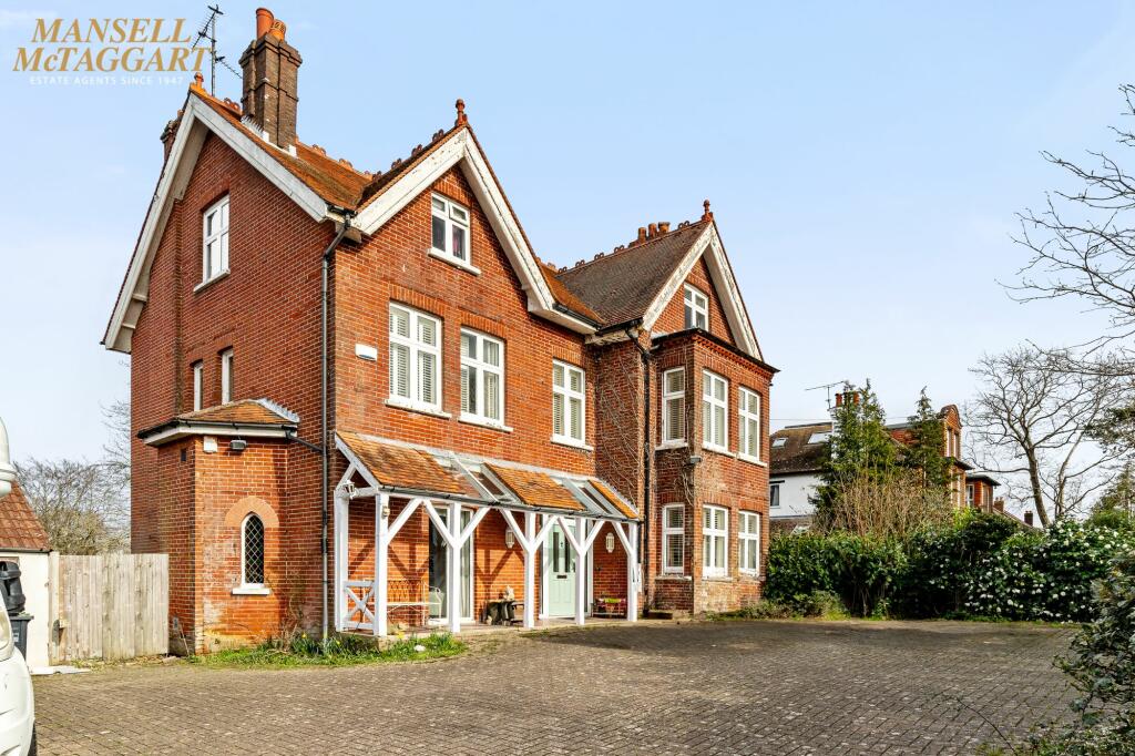 8 bedroom detached house for sale in Hurst Road, Hassocks, BN6