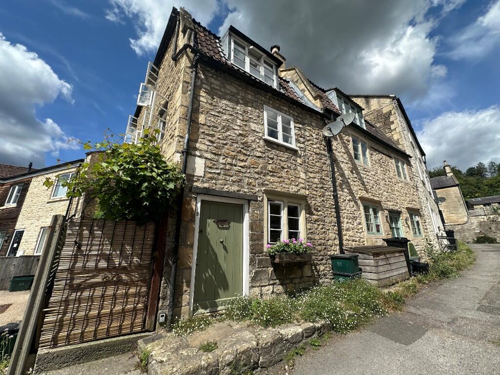 Main image of property: Avonvale Place, Bath, Somerset, BA1 7RF