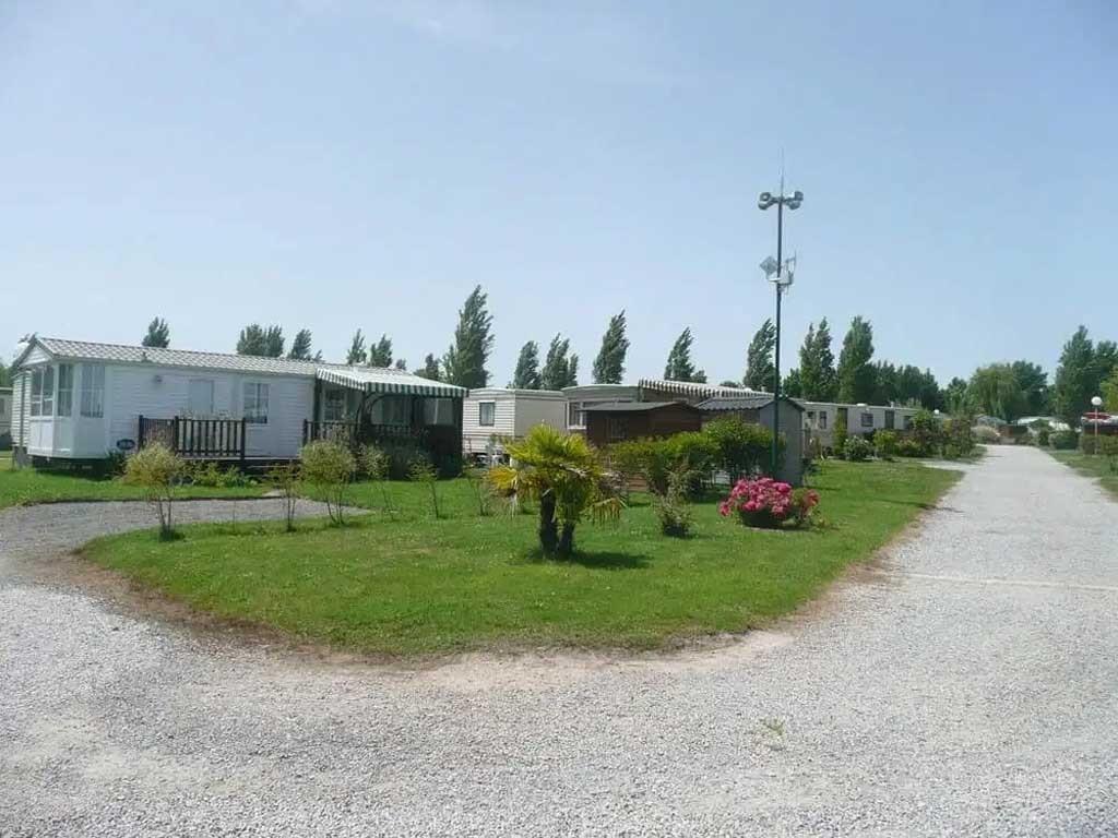 2-bedroom-mobile-home-for-sale-in-aizenay-vend-e-pays-de-la-loire-france