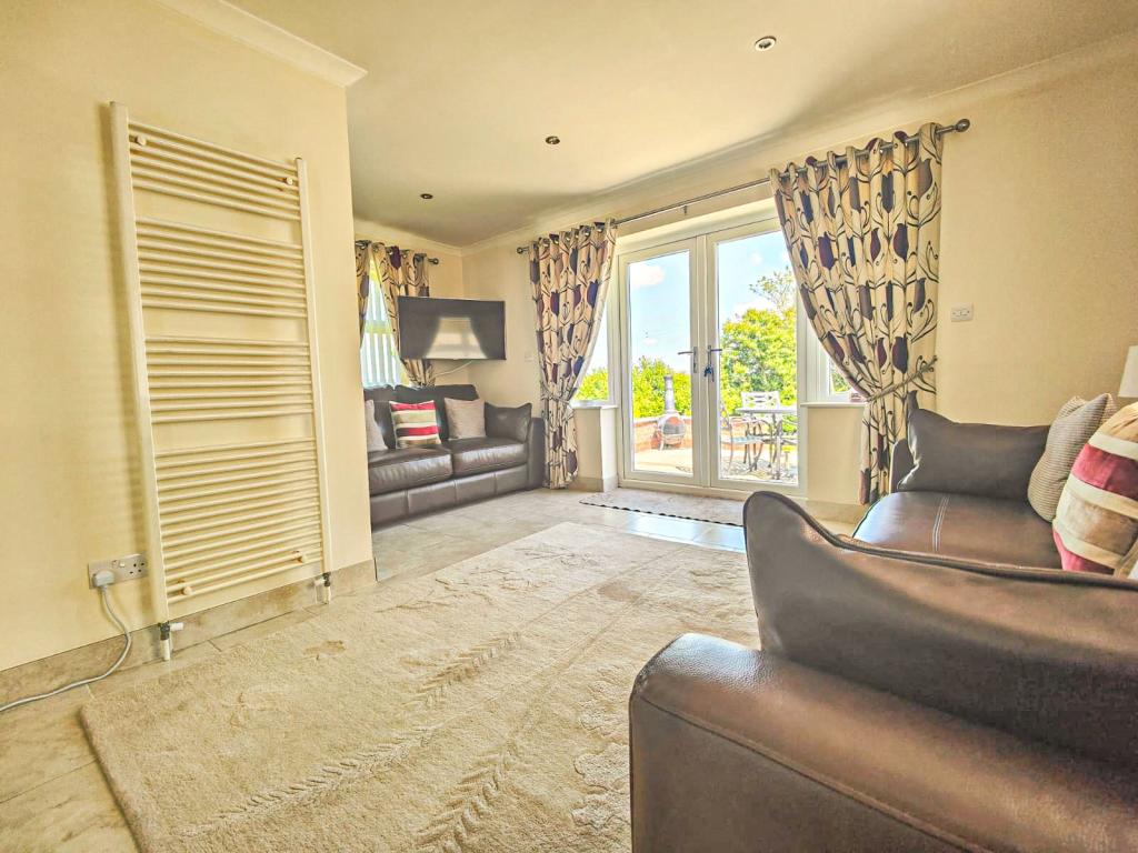 2 bedroom bungalow for sale in Soff Lane, Goxhill, BarrowUponHumber