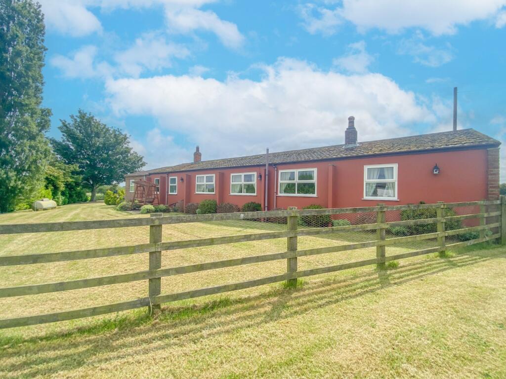 2 bedroom bungalow for sale in Soff Lane, Goxhill, BarrowUponHumber