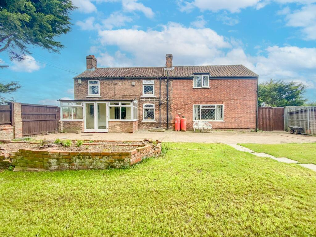 4 bedroom detached house for sale in Goxhill Road, Barrow Upon Humber
