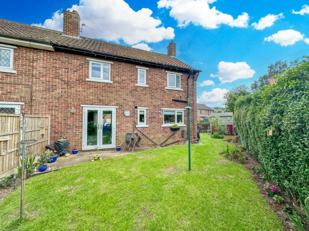 3 bedroom semidetached house for sale in Glanford Grove, Barrow Upon