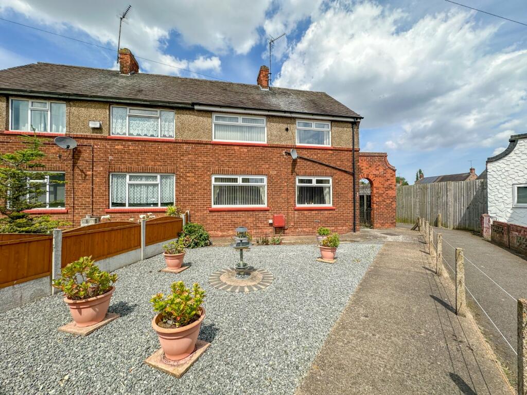 3 bedroom semidetached house for sale in Grange Avenue, BartonUpon