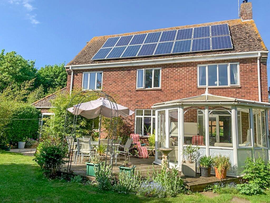 3 bedroom detached house for sale in Lancaster Green, Hemswell Cliff