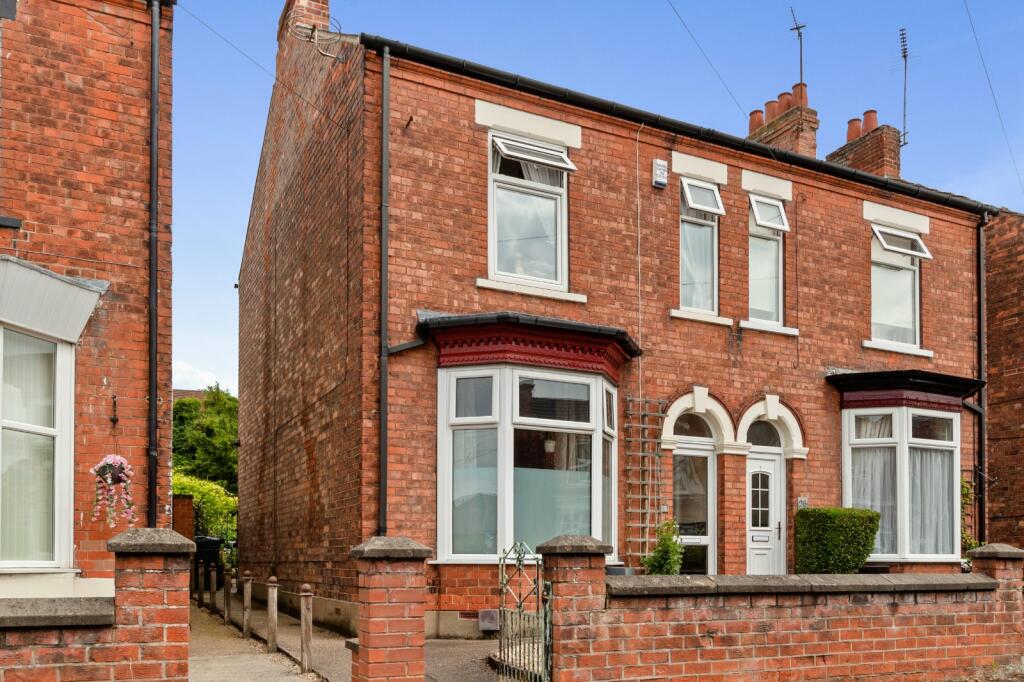 3 bedroom semidetached house for sale in Arthur Road, Gainsborough