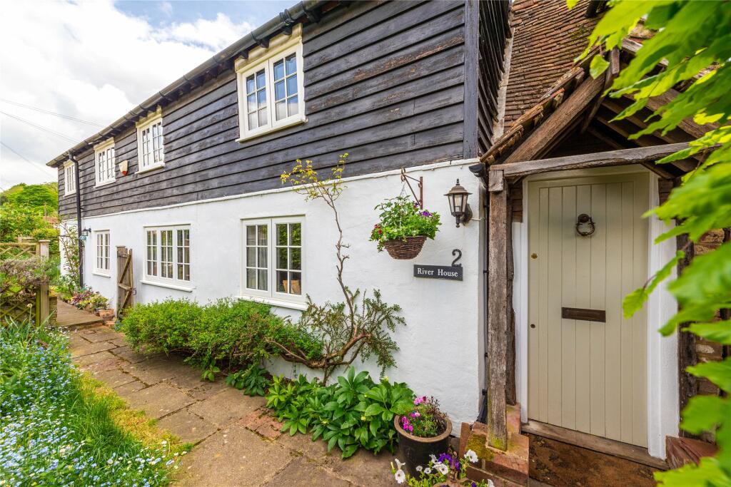 4 bedroom semidetached house for sale in The Valley, Whitwell, Hitchin