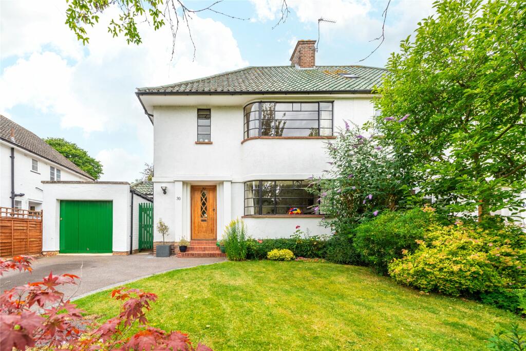 4 bedroom semidetached house for sale in The Chilterns, Hitchin