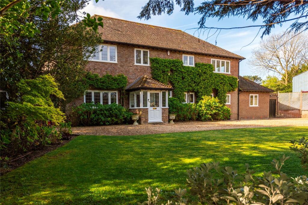 5 bedroom detached house for sale in Rectory Lane, Old Stevenage