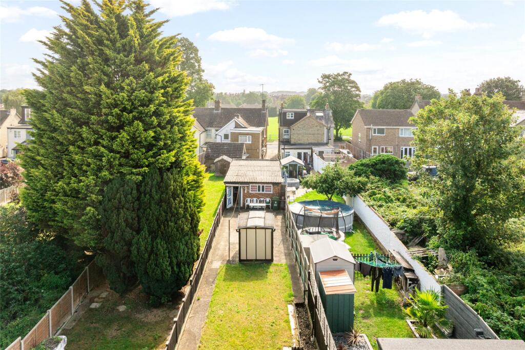 Main image of property: Hitchin Road, Stotfold, Bedfordshire, SG5