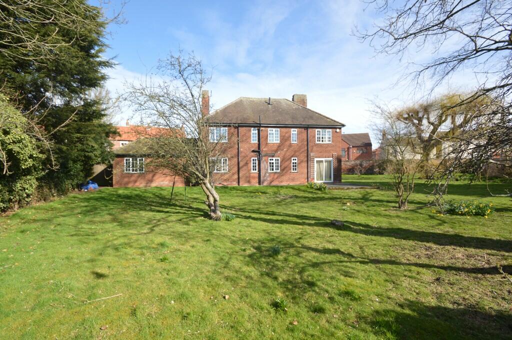 4 bedroom detached house for sale in The Vicarage, Church Street, Crowle, DN17 4LE, DN17