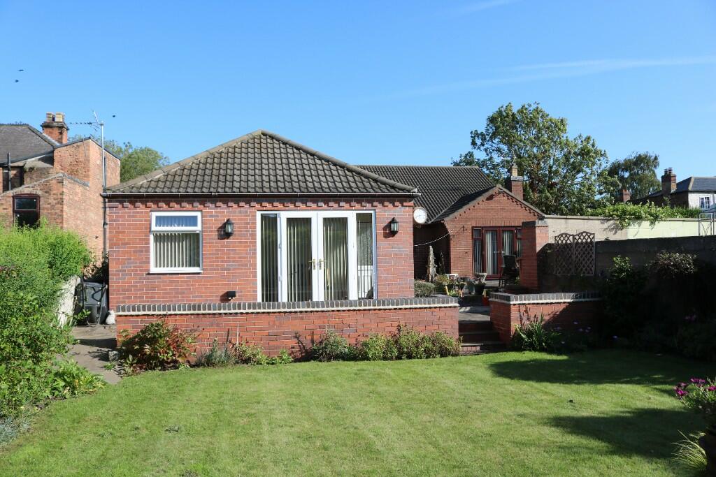3 bedroom detached bungalow for sale in 51 High Street, Epworth, DN9