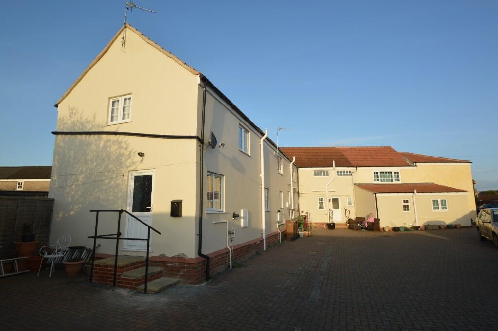 2 bedroom cottage for sale in 1c, Central Farm, Market Place, Owston