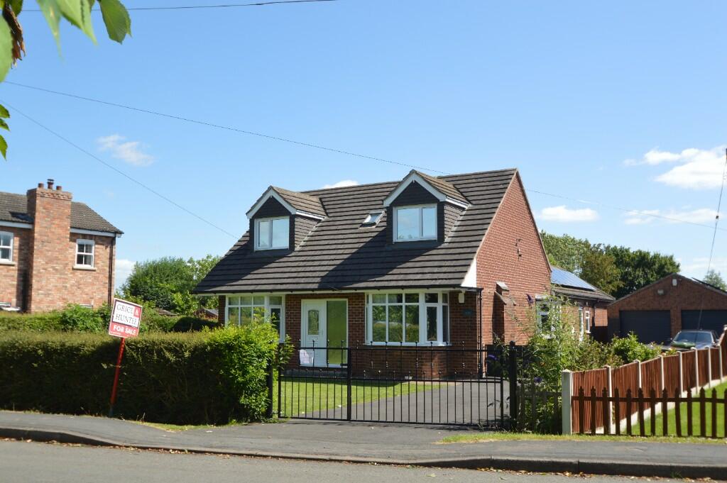 5 bedroom detached house for sale in 270 Wharf Road, Ealand, DN17 4JN, DN17