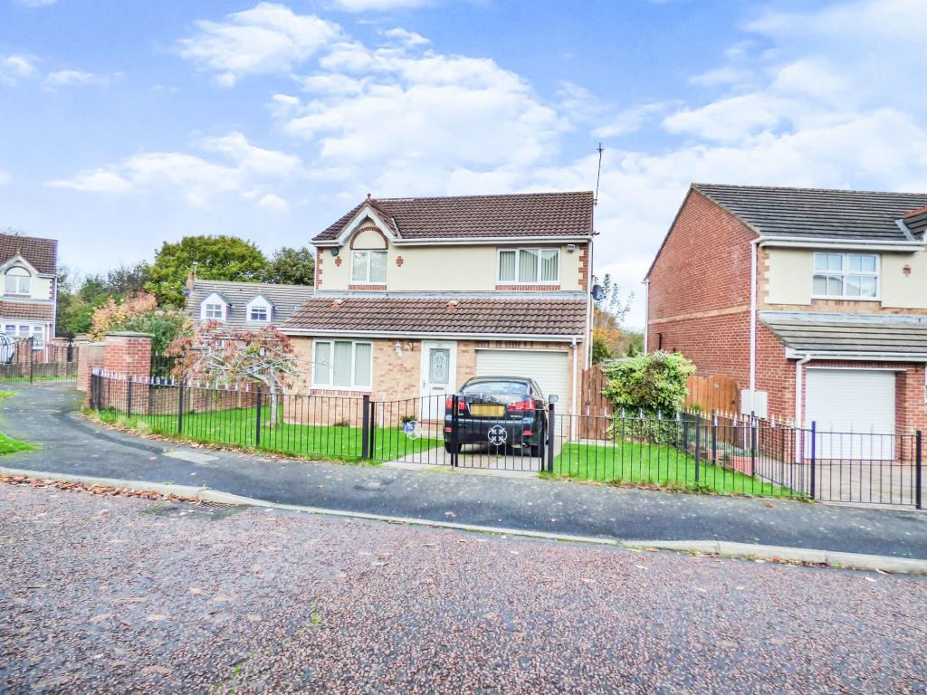 3 bedroom detached house for sale in Cowell Grove, Highfield, Rowlands