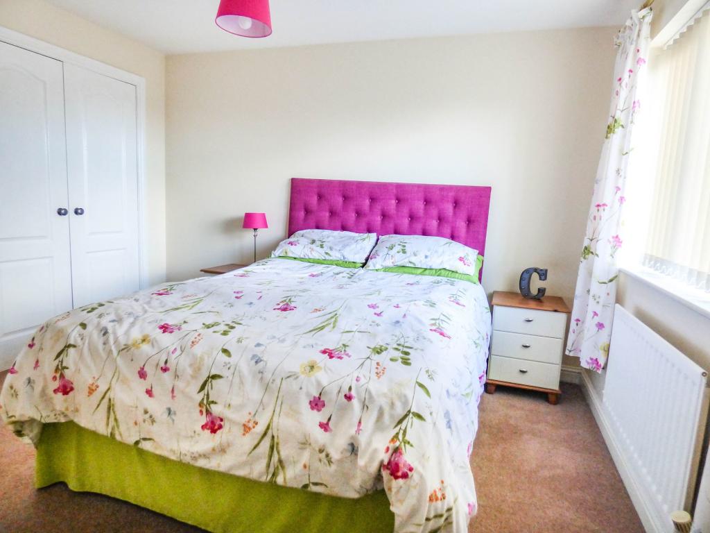 3 bedroom detached house for sale in Cowell Grove, Highfield, Rowlands