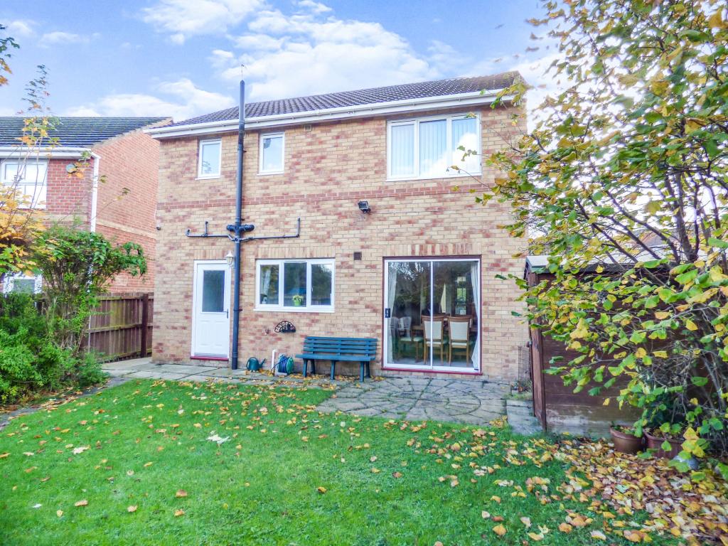 3 bedroom detached house for sale in Cowell Grove, Highfield, Rowlands