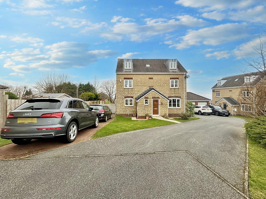 5 bedroom detached house for sale in Lily Gardens, Dipton, Stanley