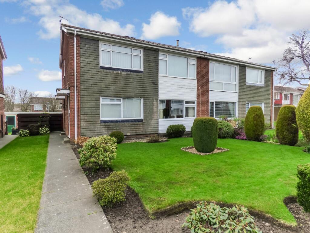 2 bedroom flat for rent in Newmin Way, Whickham, Newcastle upon Tyne