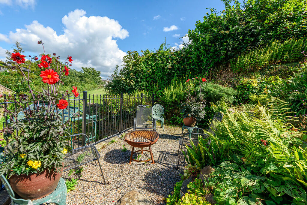 4 bedroom detached house for sale in Lamond Cottage, Over Kellet