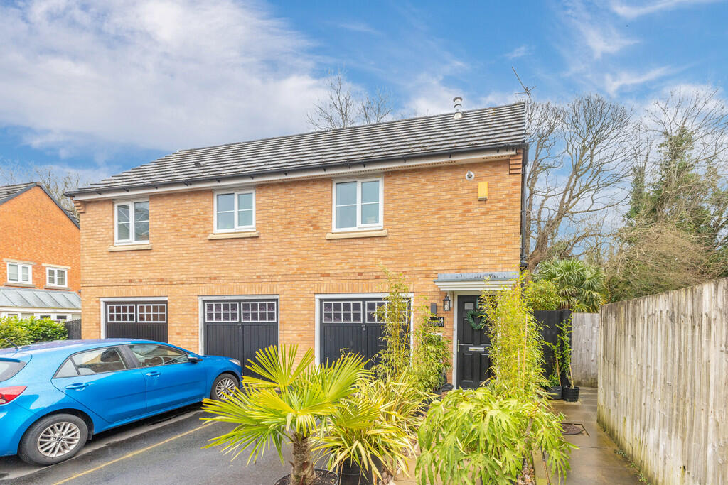 2 bedroom apartment for sale in 14 Bridgeside, Carnforth, LA5 9LF, LA5