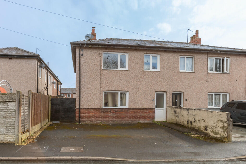 Main image of property: 1 Queens Drive, Carnforth, Lancashire, LA5 9AE