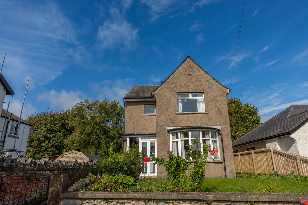 Main image of property: 15 North Road, Carnforth, LA5 9LQ