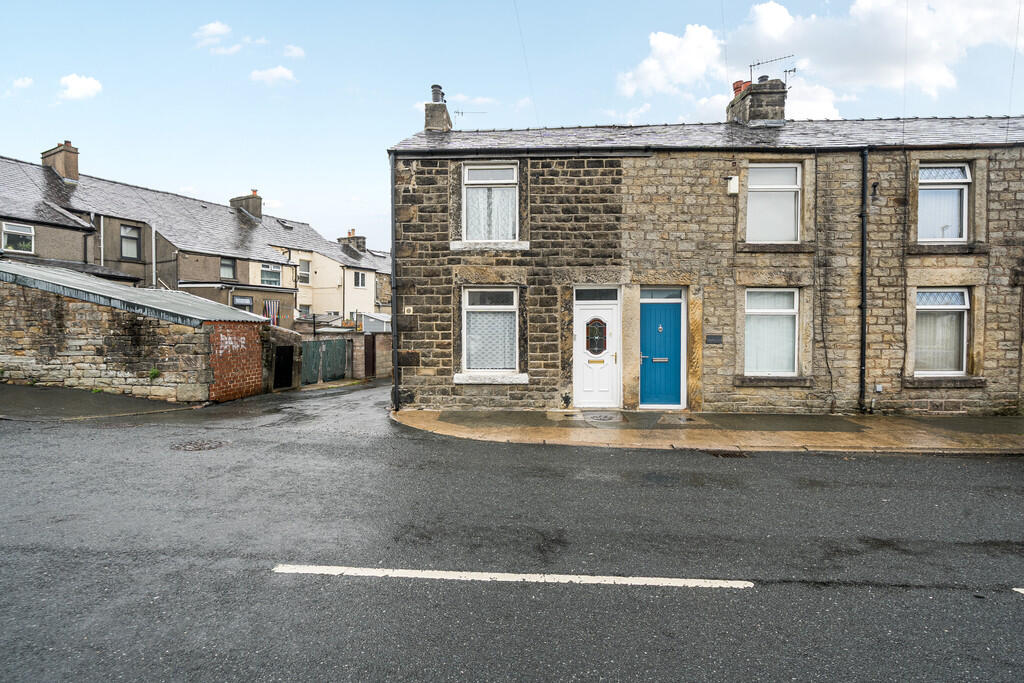 Main image of property: 1 Highfield Road, Carnforth, Lancashire, LA5 9BE