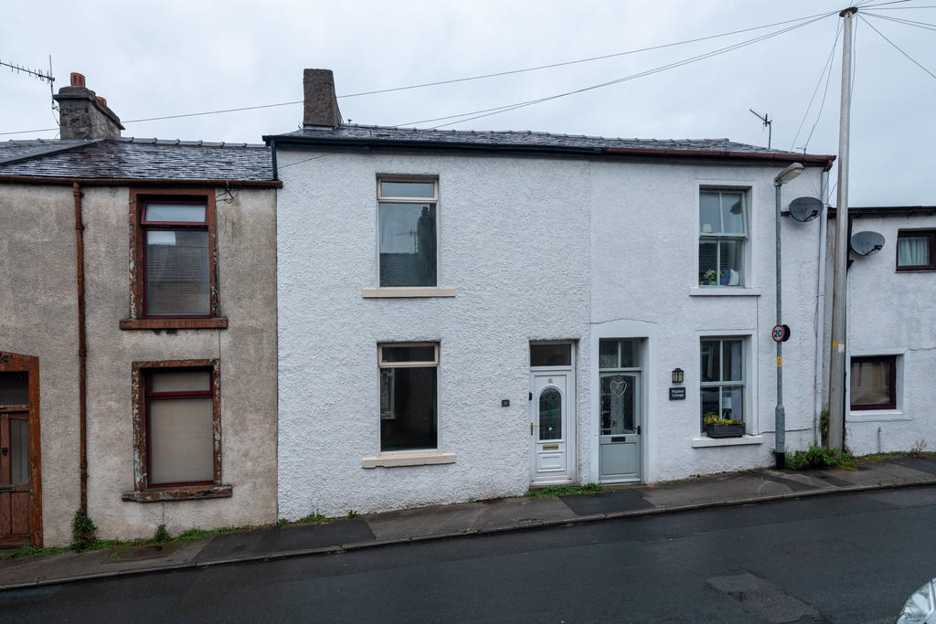 2 bedroom terraced house for sale in North Road, Carnforth, Lancashire