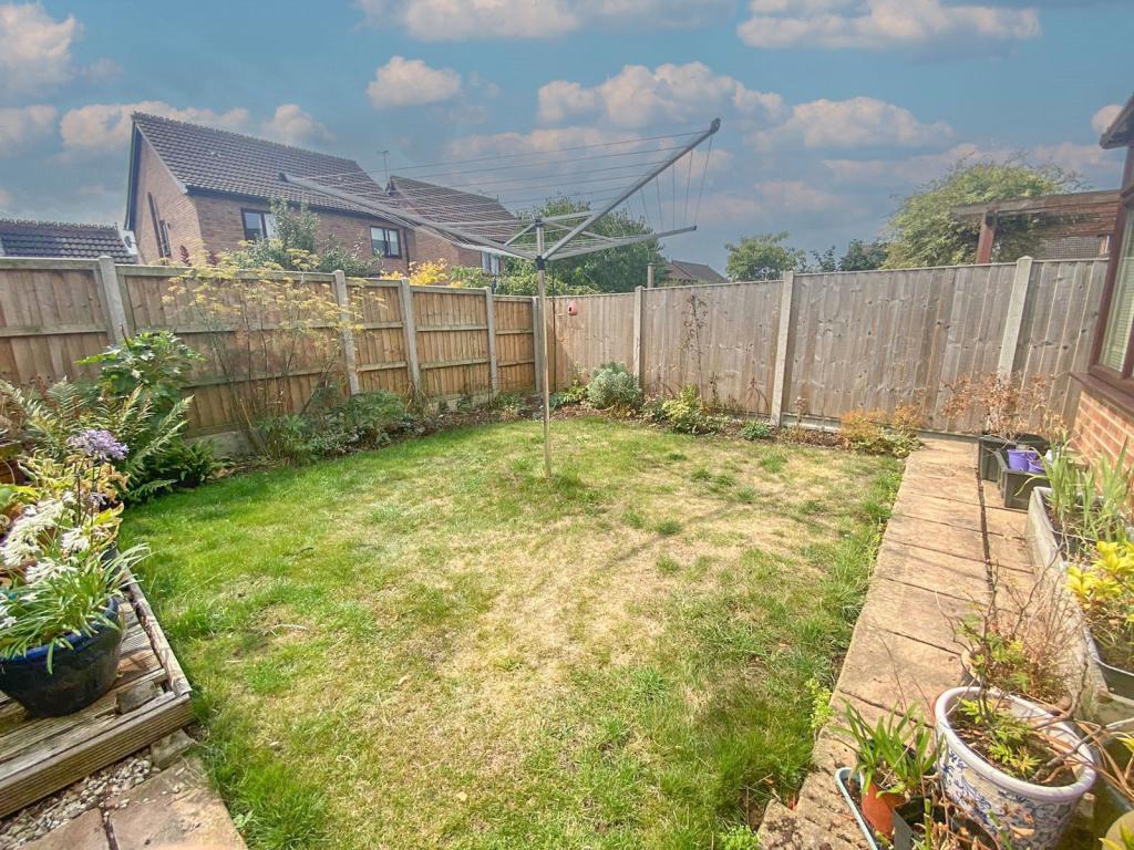 3 bedroom detached house for sale in Sycamore Close, Le Wold