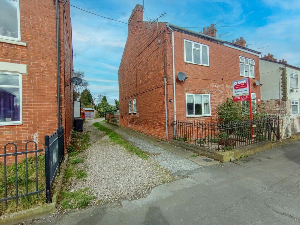 3 bedroom semidetached house for sale in South View, Broughton, North