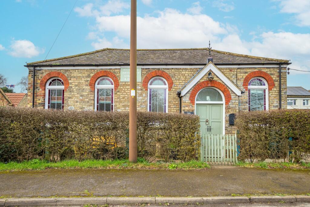 2 bedroom detached house for sale in Caistor Road, Melton Ross