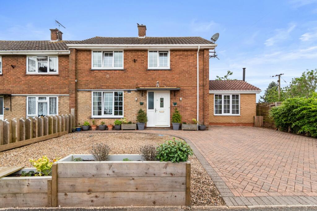 4 bedroom semidetached house for sale in Risedale, Caistor