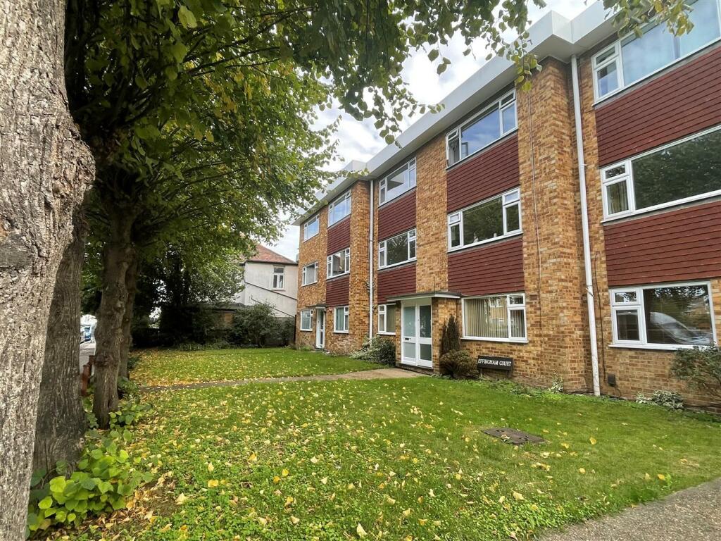 2 bedroom flat for sale in Cavendish Road, Colliers Wood, SW19