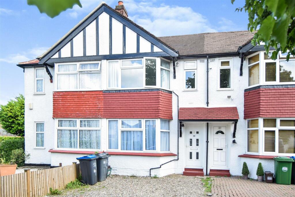 2 bedroom house for rent in Haslemere Avenue, Mitcham, CR4